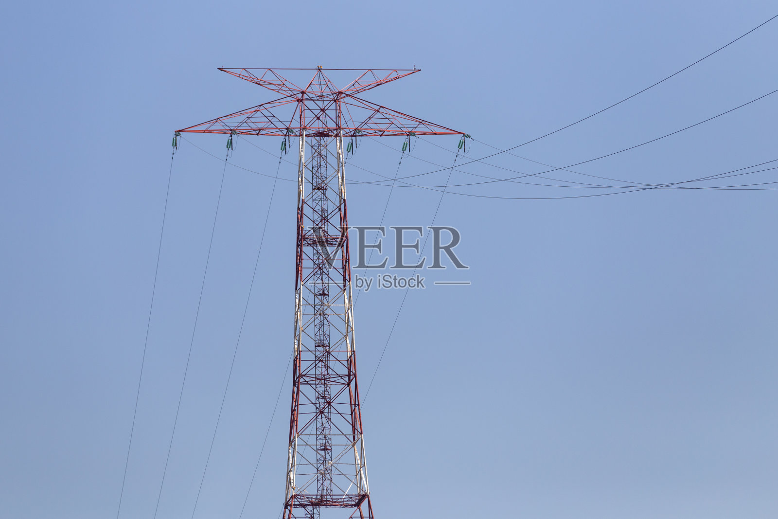 用高压输电铁塔输电线照片摄影图片