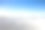 蓝天白云下的柏油路素材图片