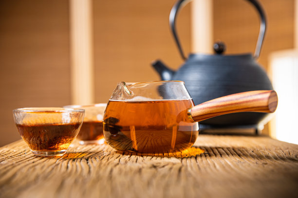 <b>聚焦围炉煮茶：冬日新时尚 传统茶煮出新滋味</b>